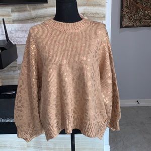 NWT ANDTHEWHY Women’s‎ Metallic Leopard Oversize Sweater Gold size M/L